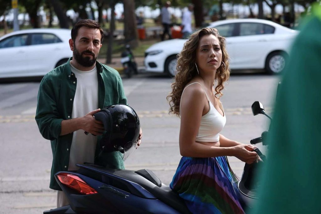 Kısmet 5. Bölümüyle çok beğenildi! Melike ve Doğan beraber herkesten kaçtılar!