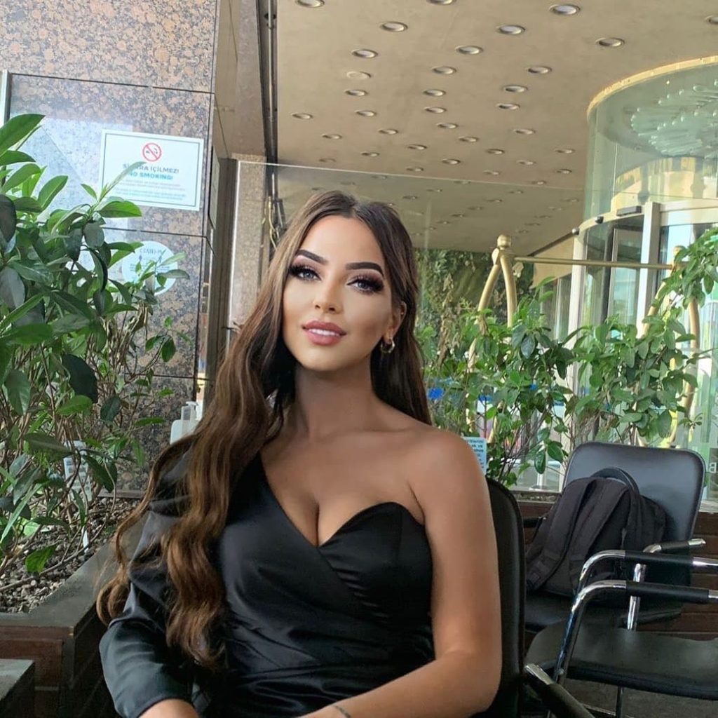 Kısmetse Olur Ayşenur İnam kimdir? Kaç yaşında? Nereli?