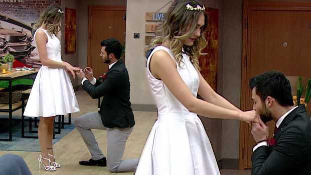 Kısmetse Olur'da Emre'den Hazal'a sürpriz teklif