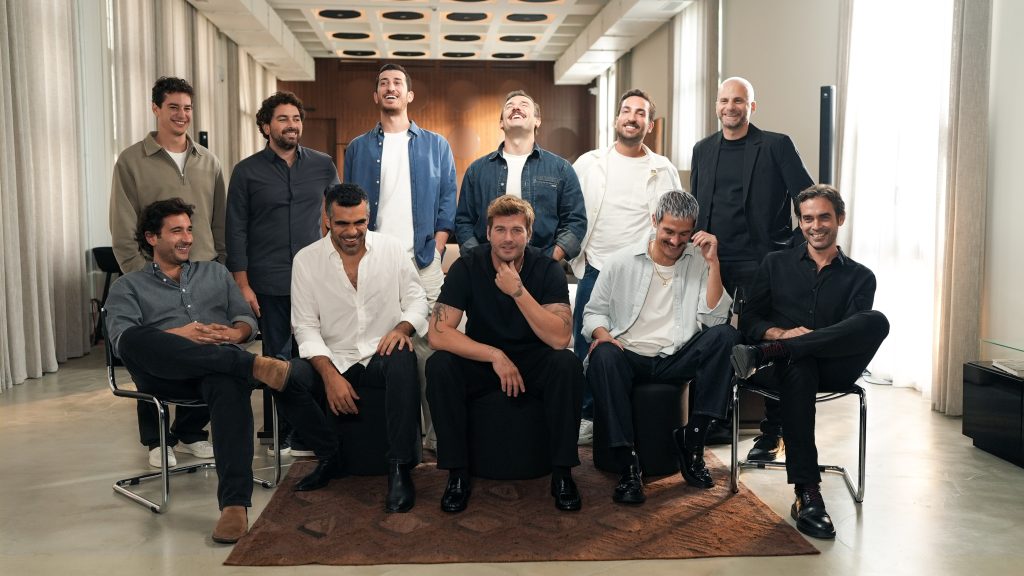 Kıvanç Tatlıtuğ ve Mavi’den “A New Edition of You” yayında!