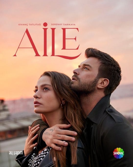 Kıvanç Tatlıtuğ ve Serenay Sarıkaya'lı Aile'den yeni afiş yayınlandı! Dizi yarın ekran macerasına başlıyor!