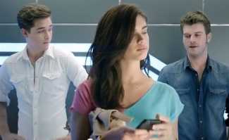Kıvanç Tatlıtuğ'a reklam nedeniyle eleştiri!