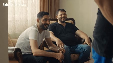 Kıyma 3.sezon finaliyle BluTV’de yayında!