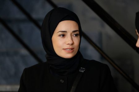 Kızıl Goncalar 5. Bölümde Hande dergaha gizlice girdi! Müyesser'e yakalanan Meryem'in cezası ne olacak?