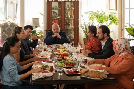 Kızılcık Şerbeti 70. Bölümde Görkem'in planları suya düştü! Doğa ve Fatih yıllar sonra yeniden aynı mekanda!