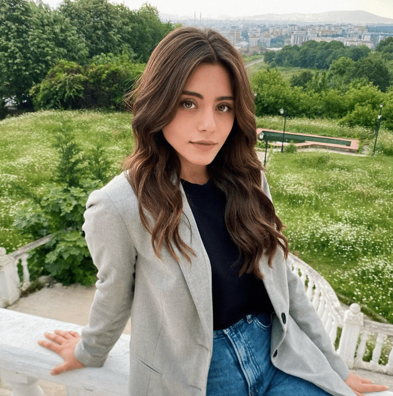 Kızılcık Şerbeti dizisinin Doğa'sı Sıla Türkoğlu kimdir?