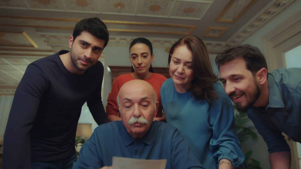 Kızılcık Şerbeti'nin 7. Bölümünde Abdullah herkesi şok ediyor!