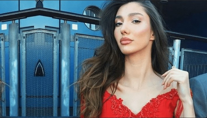 Korona olan Türkiye eski güzeli Şevval Şahin doğum günü partisi düzenleyerek tepki çekti! Korona olan Türkiye eski güzeli Şevval Şahin doğum günü partisi düzenleyerek tepki çekti!