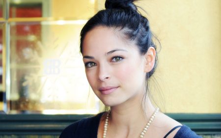 Kristin Kreuk yeni bir dizi ile dönüyor