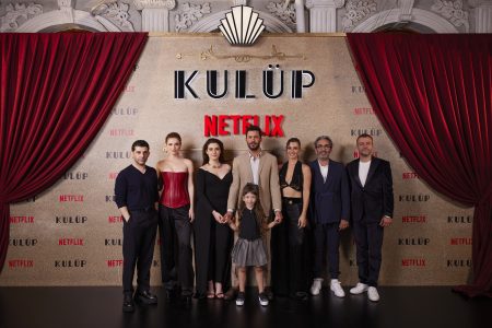 Kulüp’ün yeni sezonu dizi ekibinin katıldığı bir yemekle kutlandı!