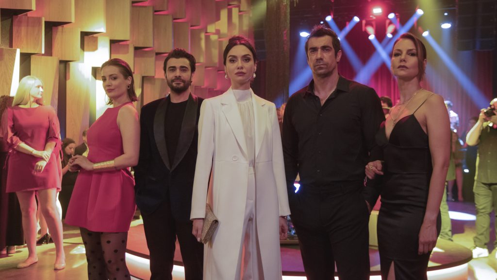 Kuş Uçuşu’nun üçüncü ve final sezonu şimdi Netflix'te yayında!