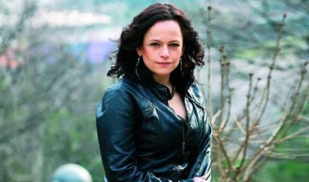 Leke Serpil (Selen Uçer) kimdir?