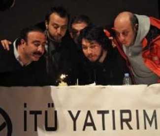 Leyla ile Mecnun dizisi ekibi üniversiteliler ile buluştu