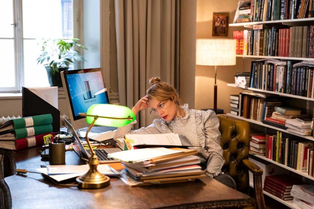 Love & Anarchy 1. sezon Netflix'te başladı! Love & Anarchy nasıl bir dizi?
