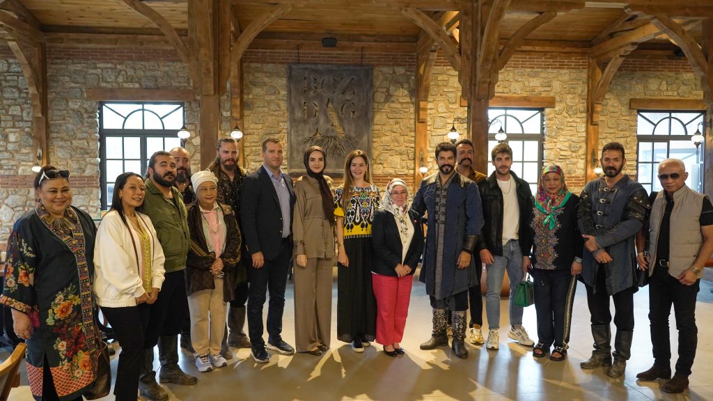 Malezya kraliçesi Bozdağ Film Platoları'nı ziyaret etti