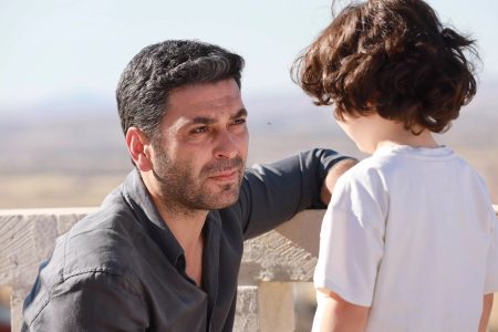 Mardin'de bir aşiret ağası! Ozan Akbaba'dan Uzak Şehir'e özel imaj!