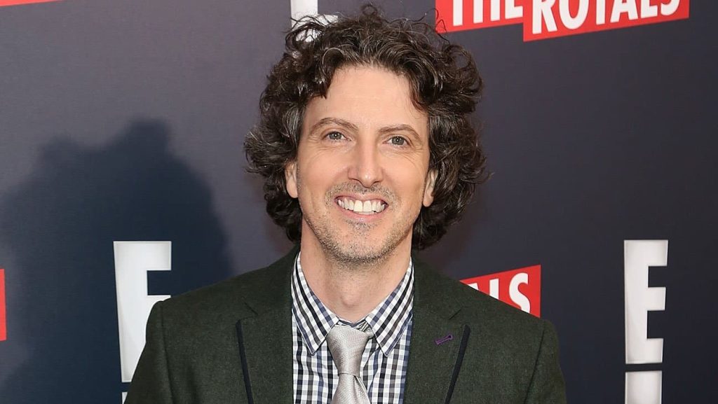 Mark Schwahn cinsel taciz iddiaları sonrası The Royals dizisinden kovuldu!