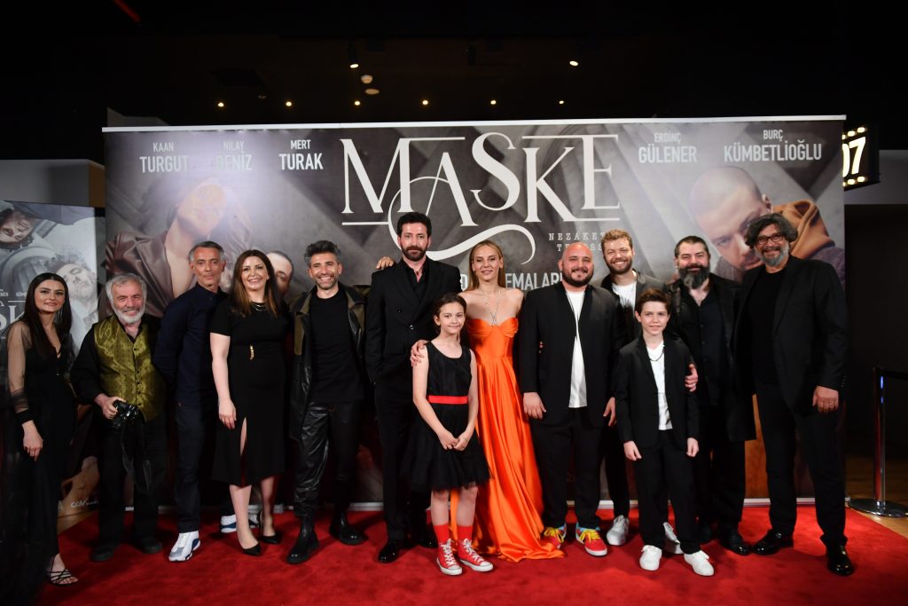 "Maske" filminin galasında keyifli anlar yaşandı!