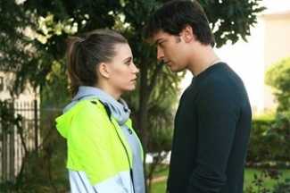 Medcezir'de Mira'dan Yaman'a aşk öpücüğü!