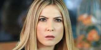 Medcezir'in yıldızı ilk kez bikinili görüntülendi!