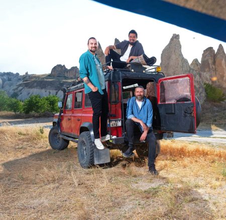 "Meksika Açmazı"nda ünlü çıkarması:  Komedyenler filmi birlikte izledi!