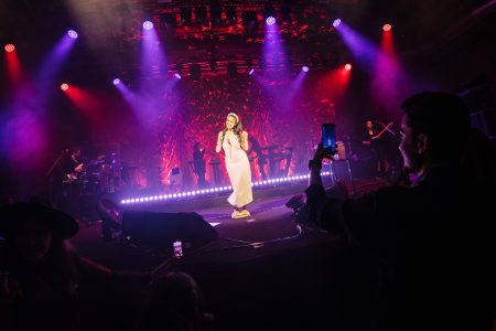 Melike Şahin'in yeni yıl çıkarması!