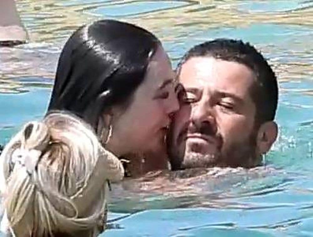 Melis Sezen Çeşme'de aşka geldi!