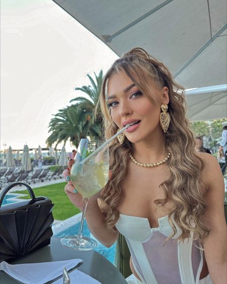 Melisa Döngel estetiklerini sıraladı; "Ben benlikten çıkmışım!"