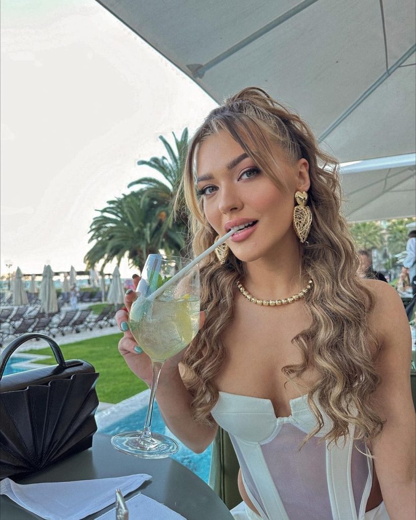 Melisa Döngel estetiklerini sıraladı; "Ben benlikten çıkmışım!"