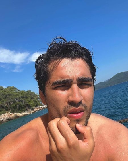 Mert Ramazan Demir'den tatil pozları!