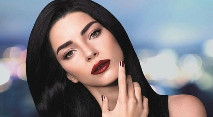 Merve Boluğur nasıl ünlü oldu? İşte ünlü oyuncunun geçmişi..