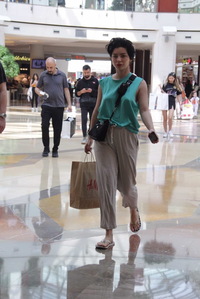 Merve Boluğur tatilini İstanbul'da geçirecek!