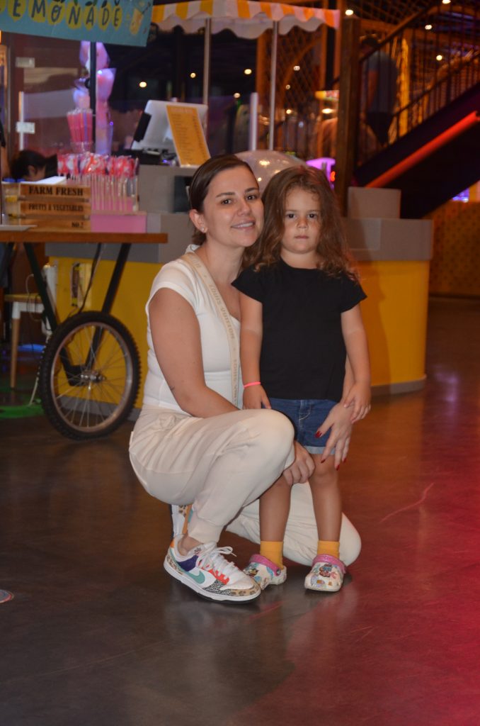 Merve Özbey'in çocuklarıyla eğlence günü!