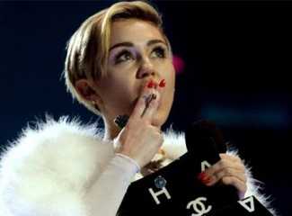 Miley Cyrus fena yakalandı!