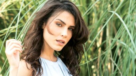 Mucize Doktor Asistan Elif (Serenay Aktaş) kimdir? Yaşı