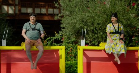 “Mutluyuz” filminin yalan makinesi sahnesi herkesi kahkahaya boğuyor!