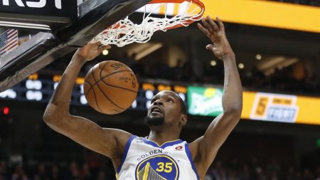 NBA yıldızı Kevin Durant'ın hikayesini anlatacak Swagger'a önemli bir isim daha katıldı!