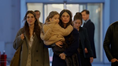 Ne Gemiler Yaktım'ın yayın gününde sürpriz değişiklik! Dizi Pazar günleri ekrana gelmeye hazırlanıyor!
