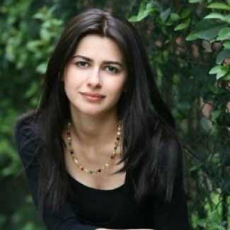 Nesrin Cavadzade