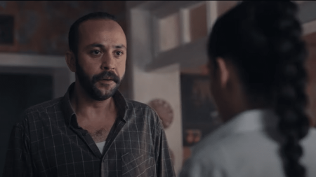 Netflix Beni Çok Sev Oyuncuları ve Konusu