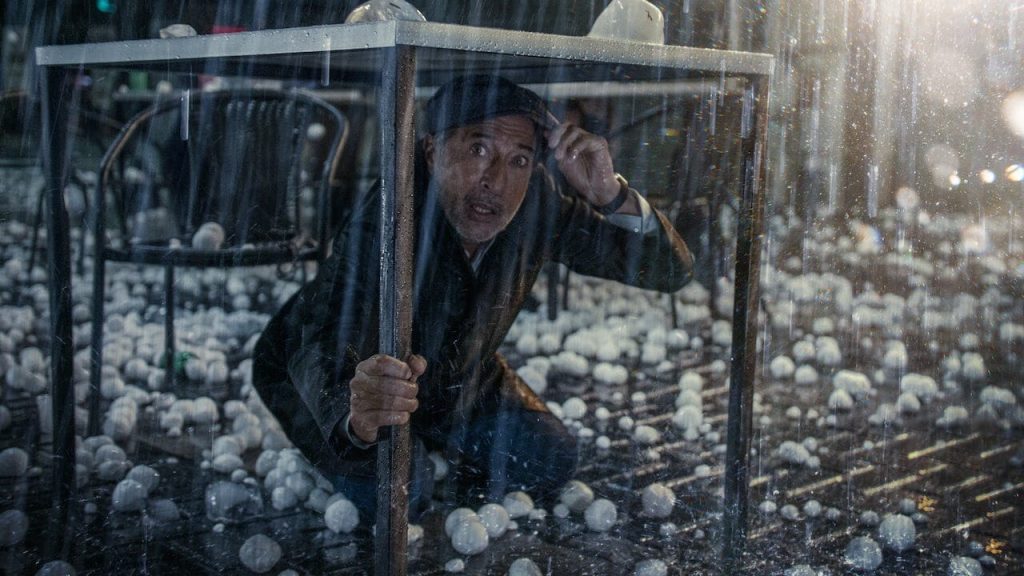 Netflix filmi Yağmurdan Kaçarken nasıl bir yapım? Konusu