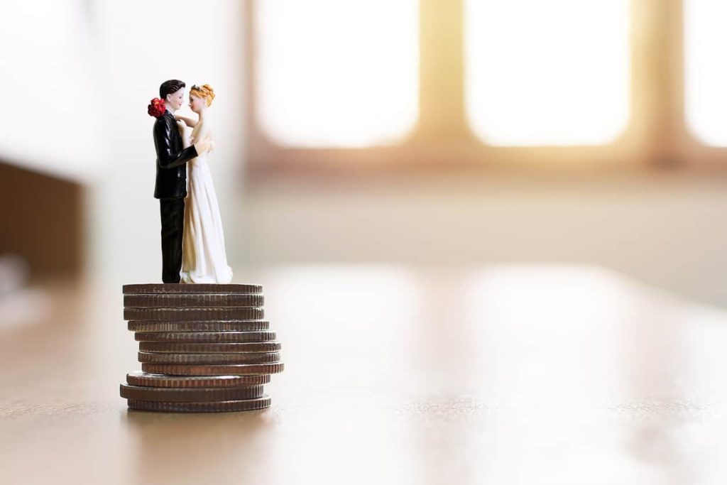 Netflix yapımı Marriage or Mortgage eğlenceli saatler vadediyor!