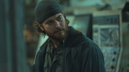 Netflix'in Çağatay Ulusoy'lu "Kübra" dizisinin yayın tarihi belli oldu!