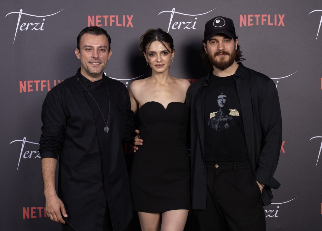 Netflix'in Çağatay Ulusoy'lu Terzi dizisinin lansmanı yapıldı!
