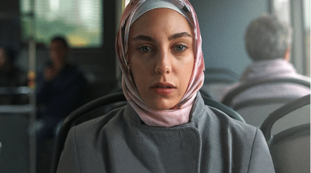 Netflix'in yeni dizisi "Bir Başkadır" sosyal medyada konuşulmaya devam ediyor!