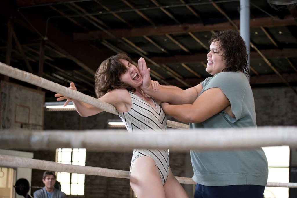 Netflix'in yeni dizisi Glow'dan ilk kareler gelmeye başladı