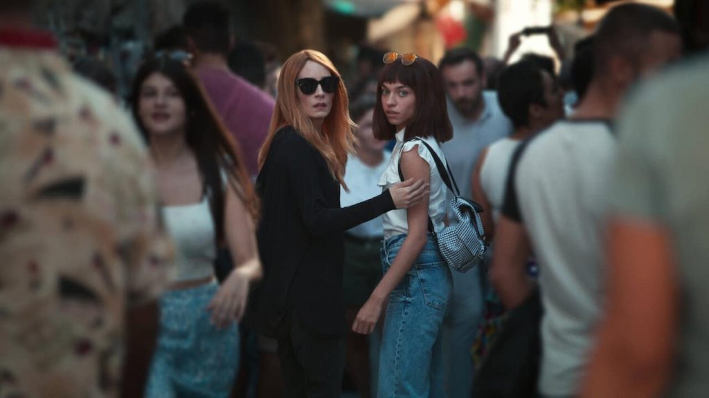 Netflix'in yeni yerli dizisi Biz Kimden Kaçıyorduk Anne şimdi yayında!