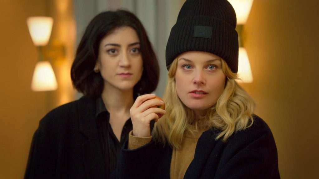 Netflix'ten Love & Anarchy dizisine 2. sezon onayı geldi!