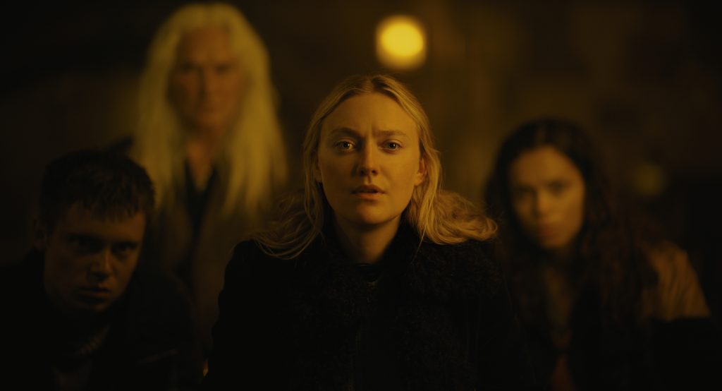 Night Shyamalan imzalı "Gözcüler"in gizem ve gerilim dolu yeni fragmanı yayında!