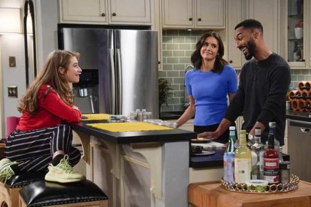 Nina Dobrev'li Fam dizisinin başlangıç tarihi belli oldu!